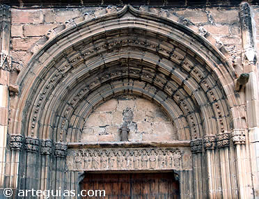 Puerta de la iglesia de Mosqueruela