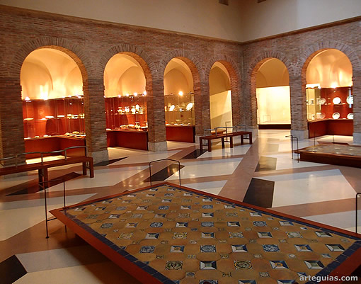 Interior del museo correspondiente al antiguo claustro