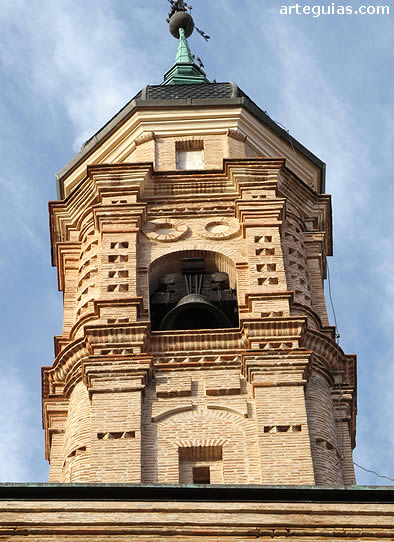 Cuerpo de campanas barroco de la torre