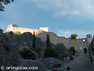 Bonita estampa del castillo de X&agrave;tiva