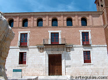 Una de las "Casad del Tratado" de Tordesillas