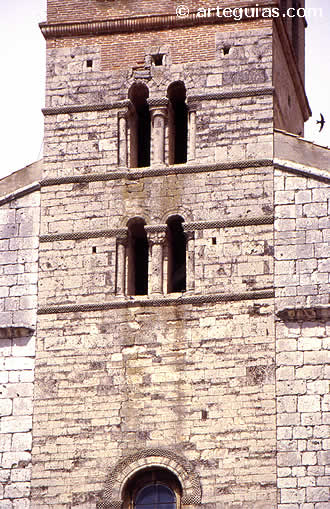 Torre rom&aacute;nica. Iglesia de El Salvador de Simancas. Valladolid