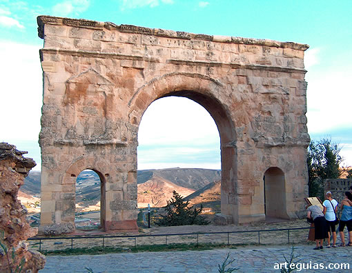 El famoso Arco Romano de Medinaceli