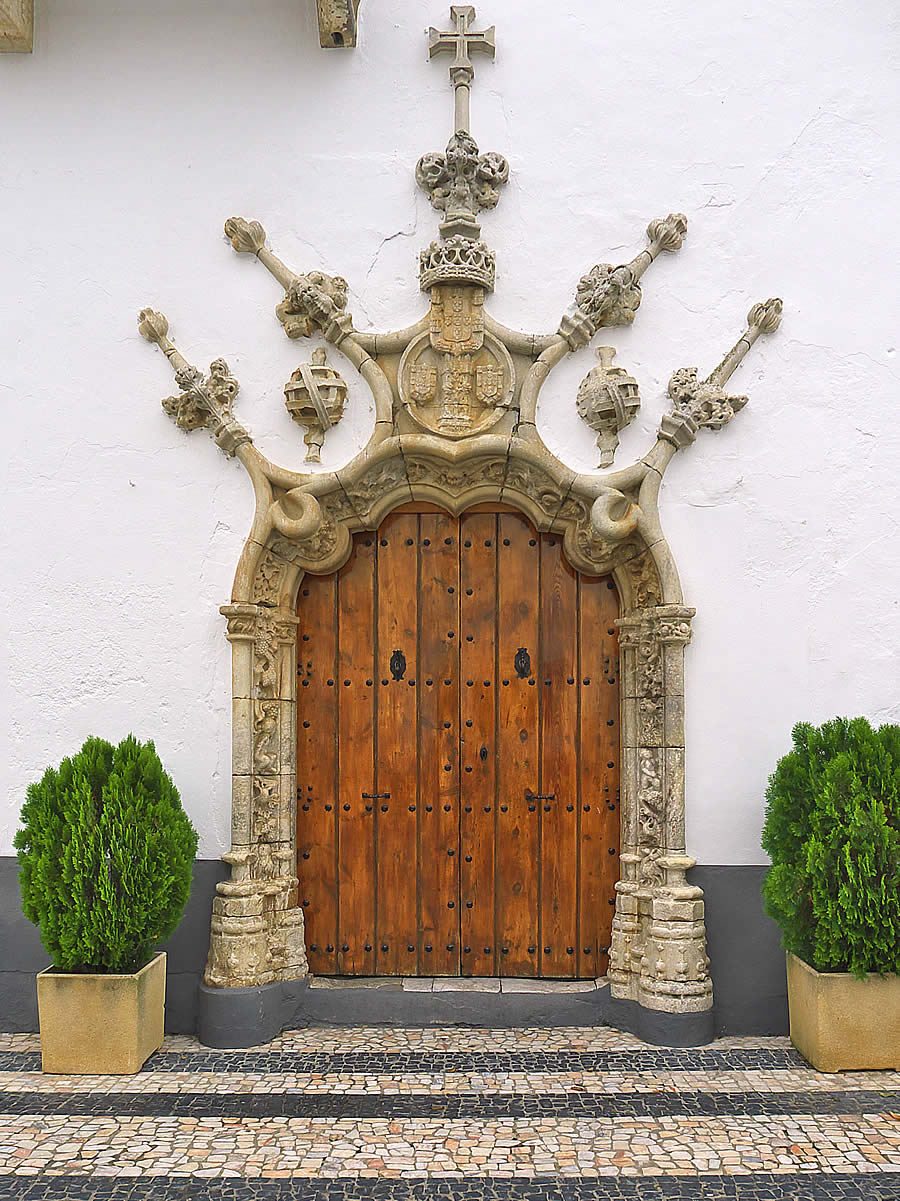Puerta manuelina en Olivenza
