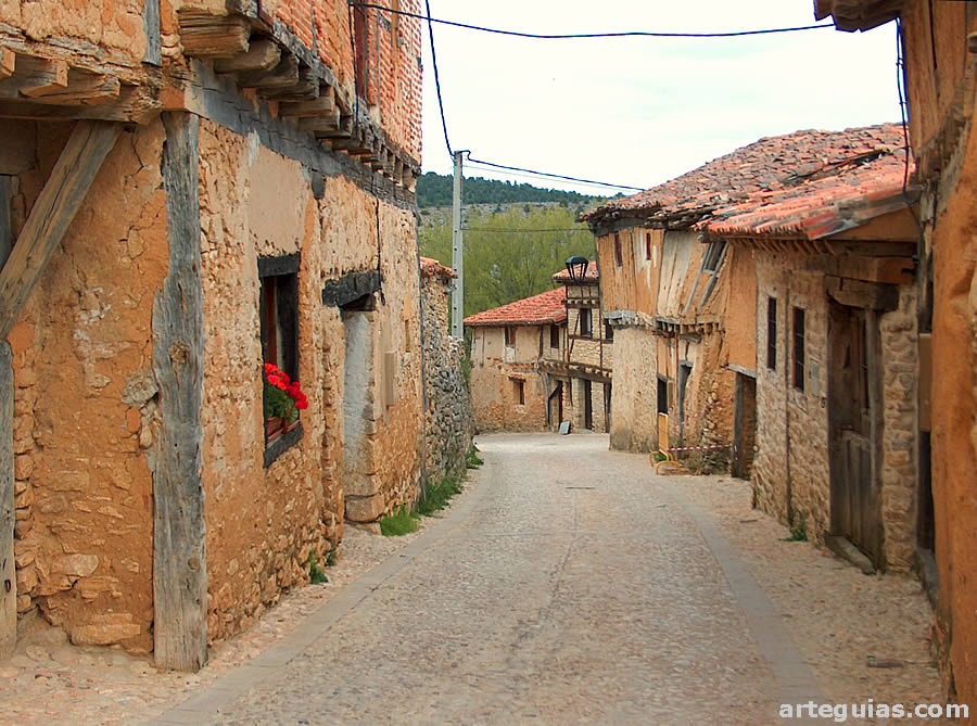Calles t&iacute;picas de Calata&ntilde;azor
