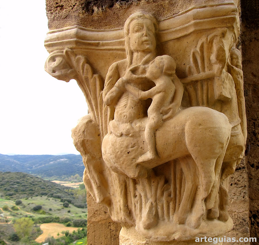 Capitel rom&aacute;nico del castillo de Fr&iacute;as