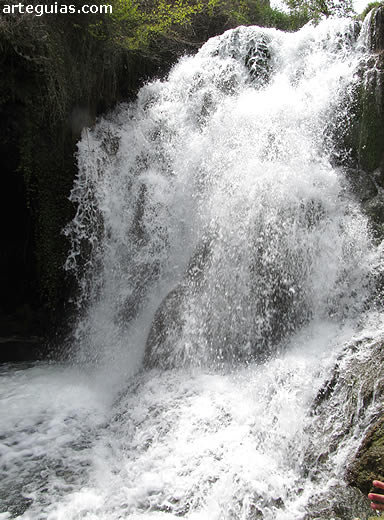 Cascada del r&iacute;o Molinar en Tobera, junto a Fr&iacute;as
