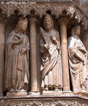 Detalle de la puerta de la Catedral de Burgo de Osma
