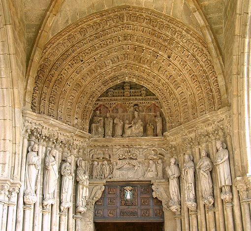 Portada principal del catedral de Tuy