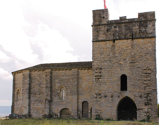 Iglesia rom&aacute;nica fortificada de San Miguel Arc&aacute;ngel de C&iacute;zur Menor