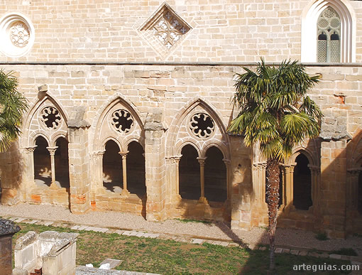 Sector del claustro del Monasterio de Rueda