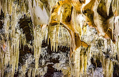 Cuevas del &Aacute;guila en Ramacasta&ntilde;as