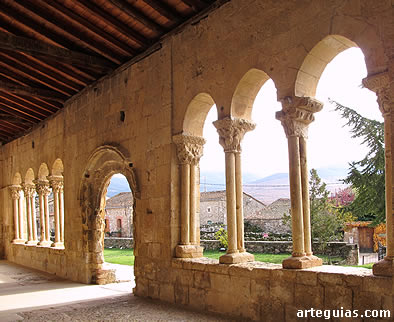 Galer&iacute;a porticada. Sotosalbos