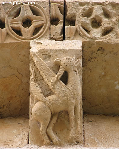 Canecillo de la iglesia de La Cuesta