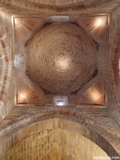 Monasterio Benedictino de Santa Mar&iacute;a de Mave