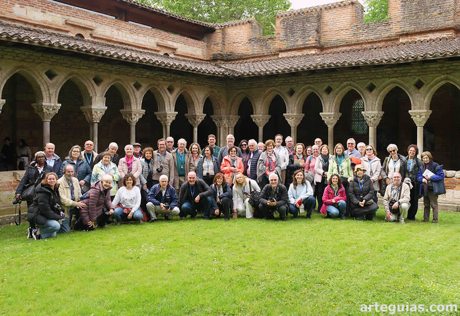 En el claustro de Moissac
