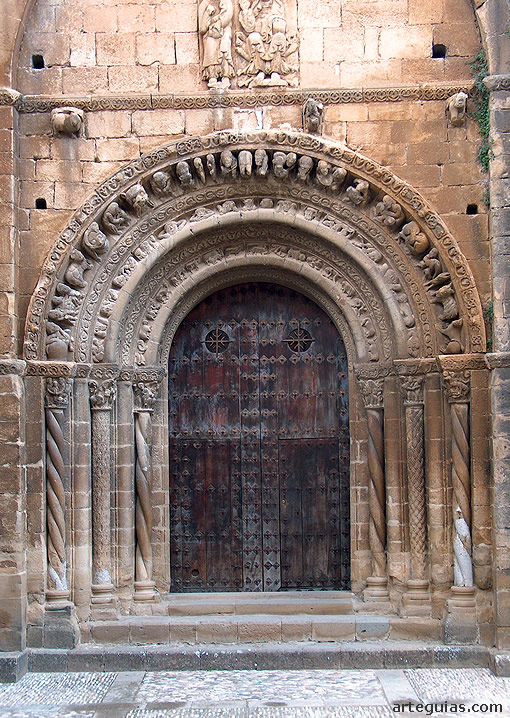 Portada de la iglesia de Santa Mar&iacute;a de Uncastillo