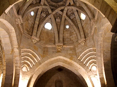 San Miguel de Almaz&aacute;n: cimborrio