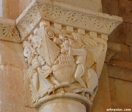 Santa Eufemia de Cozuelos: capitel interior