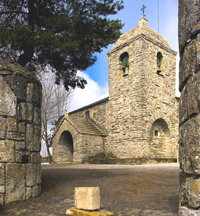Santuario de Santa Mar&iacute;a la Real do Cebreiro