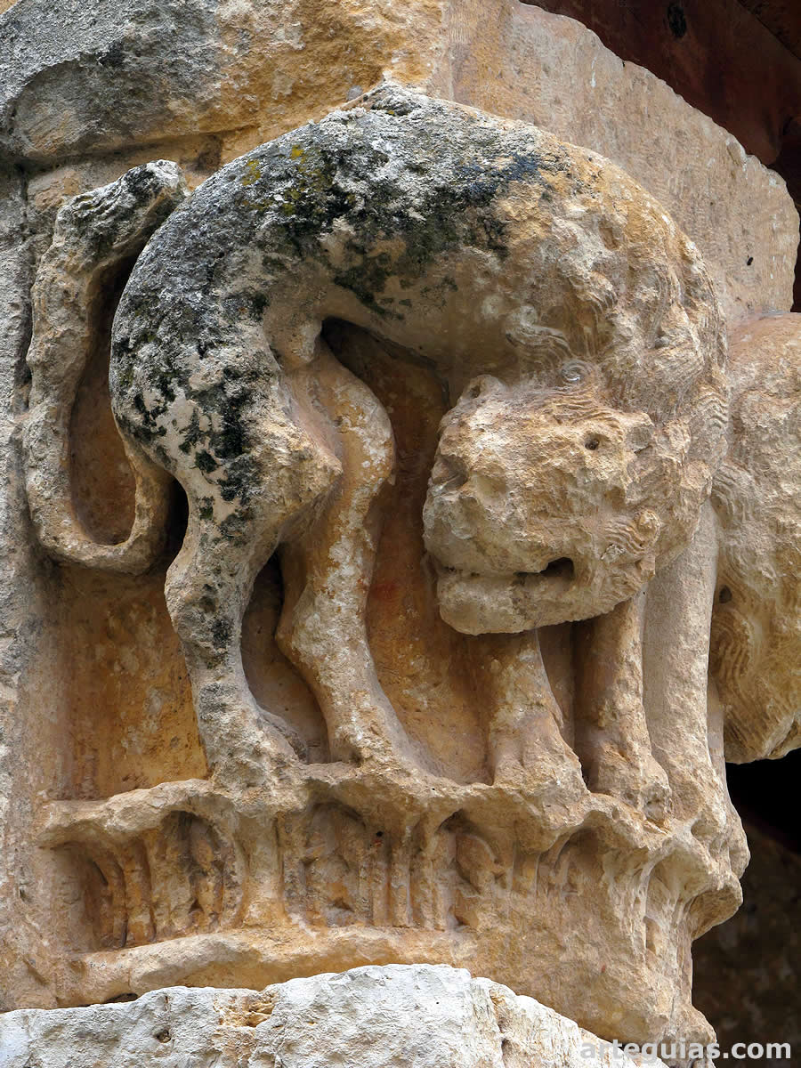 Capitel de la iglesia de Santa Mar&iacute;a de Fuentidue&ntilde;a, Segovia