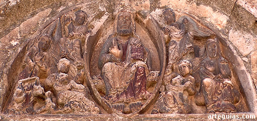 Tímpano escastrado en el Convento de las Concepcionistas