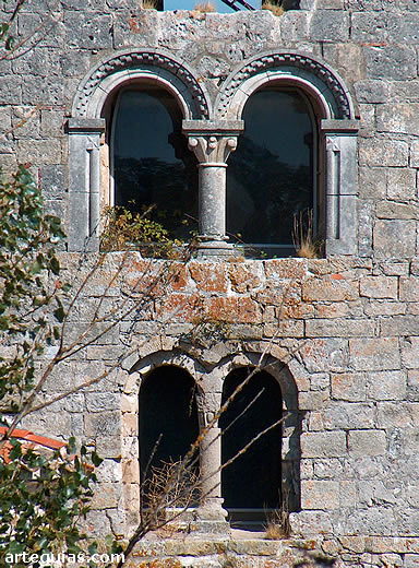 La famosa torre cidiana del Monasterio de San Pedro de Carde&ntilde;a