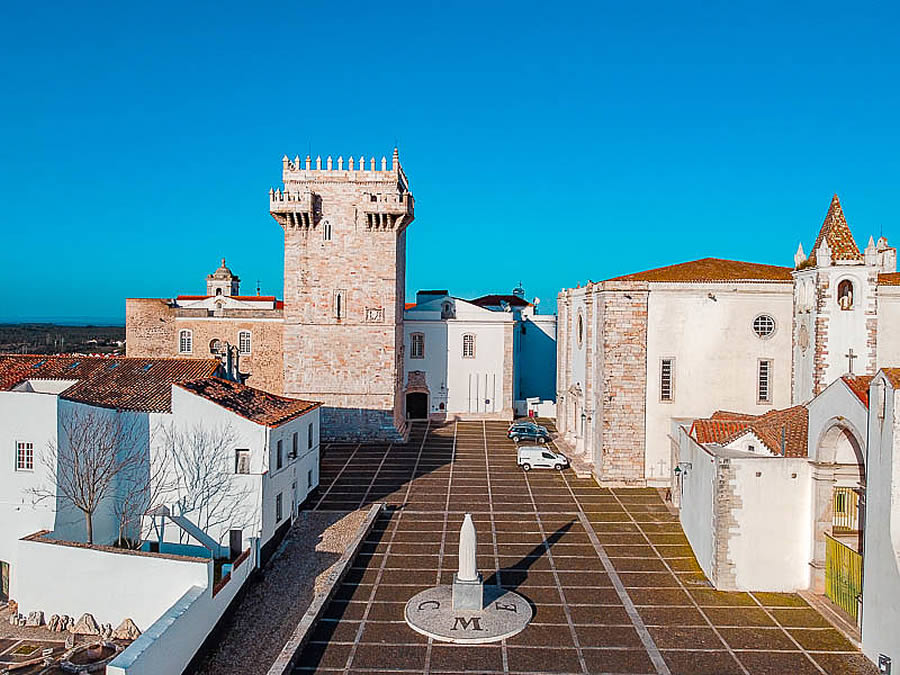 Torre de las Tres Coronas de Estremoz
