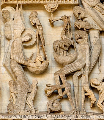 Escultura de la Cath&eacute;drale Saint-Lazare d'Autun