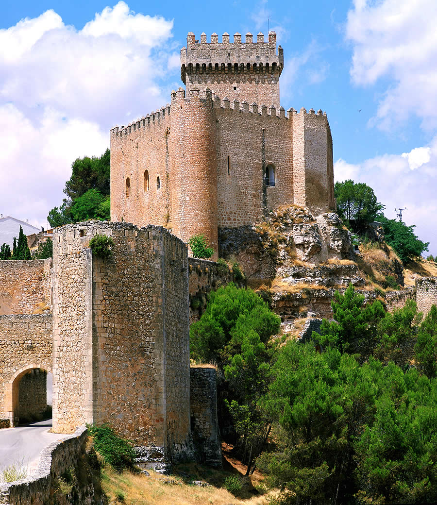Conjunto monumental medieval de la villa de Alarc&oacute;n